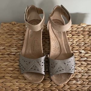 Earth Origins wedge sandal